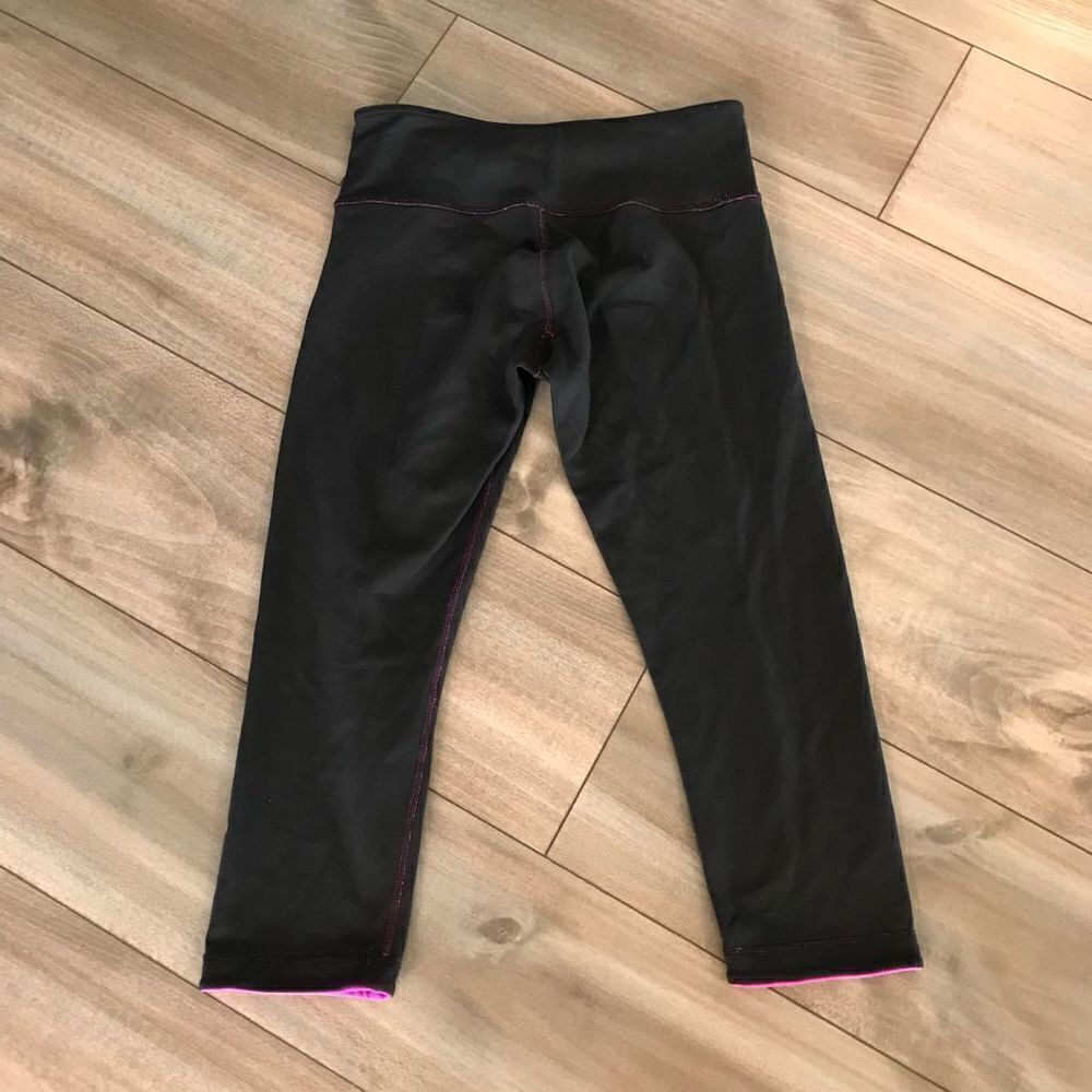 ‎Lululemon Black Athletic Cropped Leggings Women 6